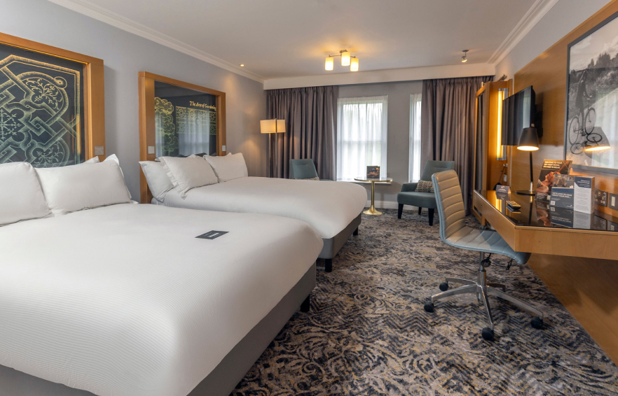 DELUXE Carousel Desktop Deluxe Family Carousel 4