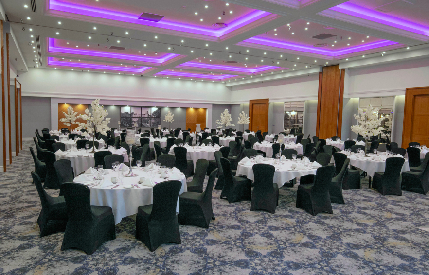 LISTING CAROUSELS Carousel Desktop Carousel Kenilworth Suite