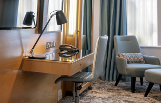 DELUXE Carousel Desktop Deluxe Family Carousel 1