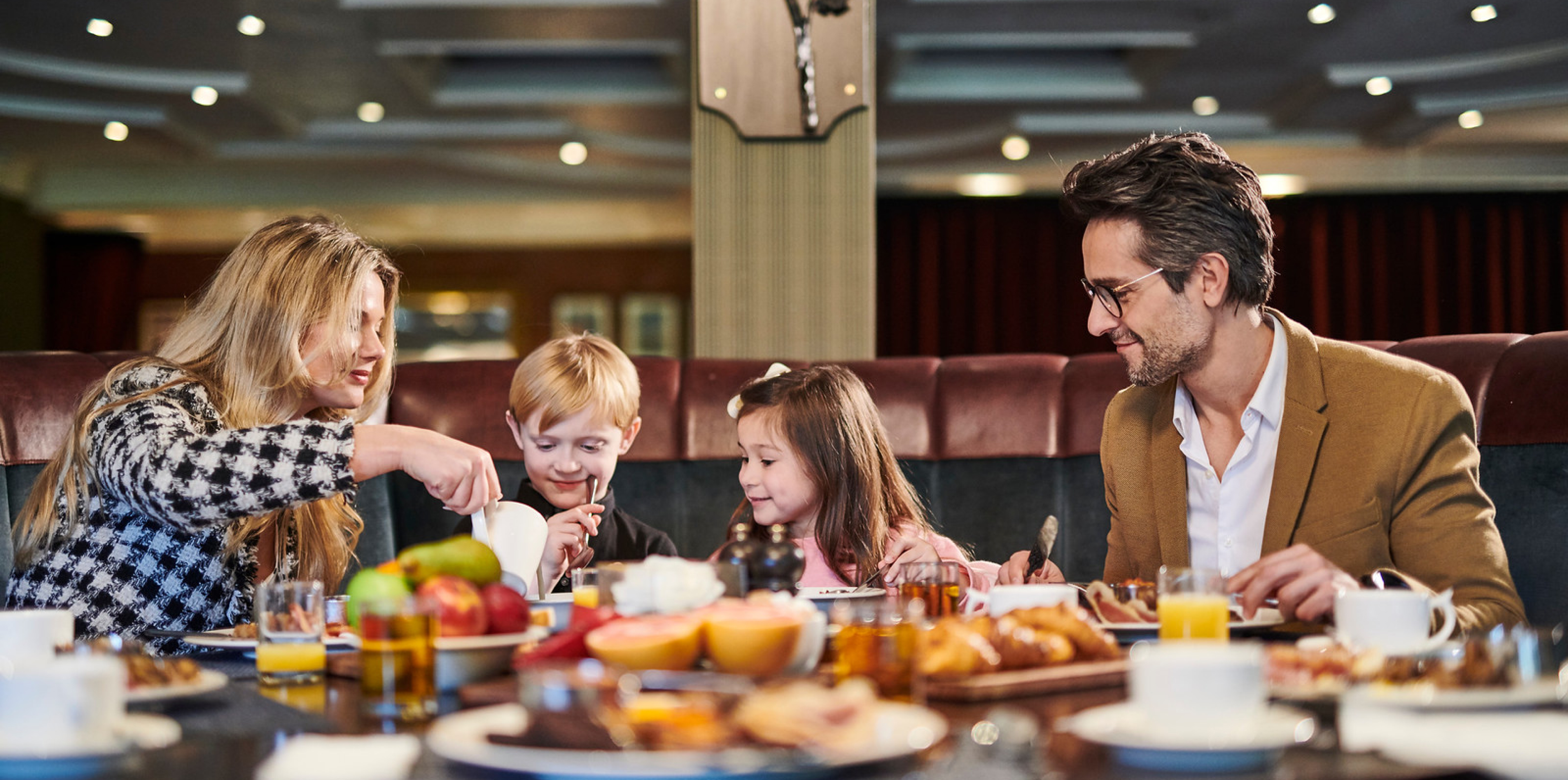 FAMILY FRIENDLY Homepage Banner Desktop