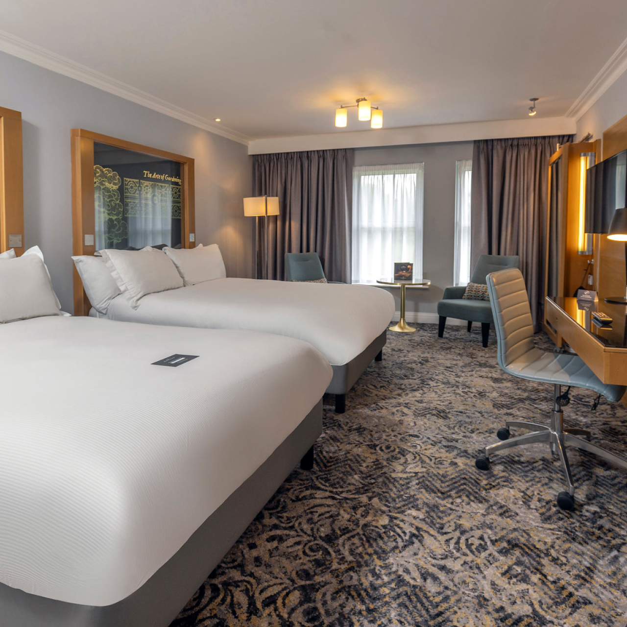 EASTER 5050 Desktop 5050 Family 1