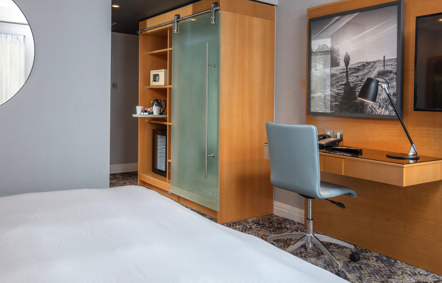 CLASSIC Carousel Desktop Classic King Carousel 4@2X