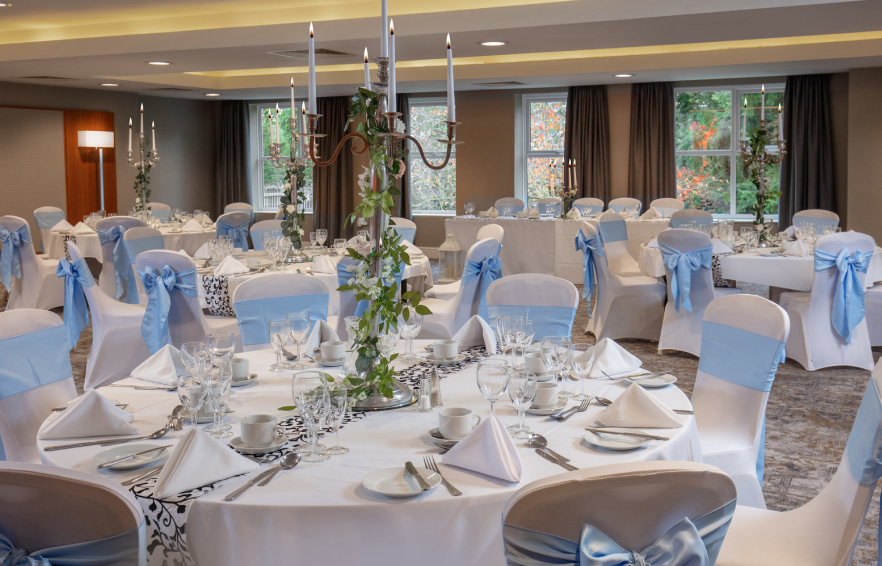 LISTING CAROUSELS Carousel Desktop Carousel Stratford Suite 1