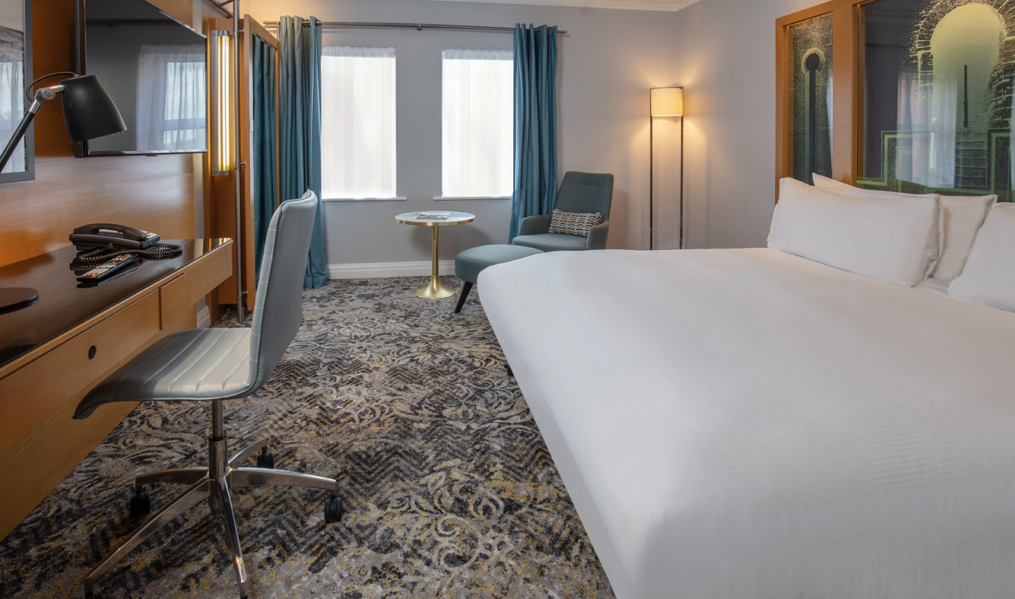 DELUXE ROOM